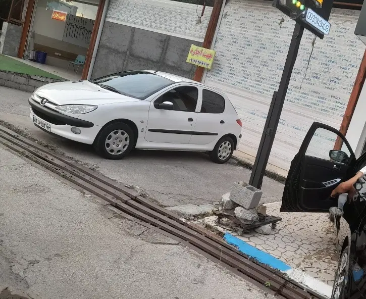 اجاره ۲ دهنه مغازه برخیابان اصلی باهم و جدا