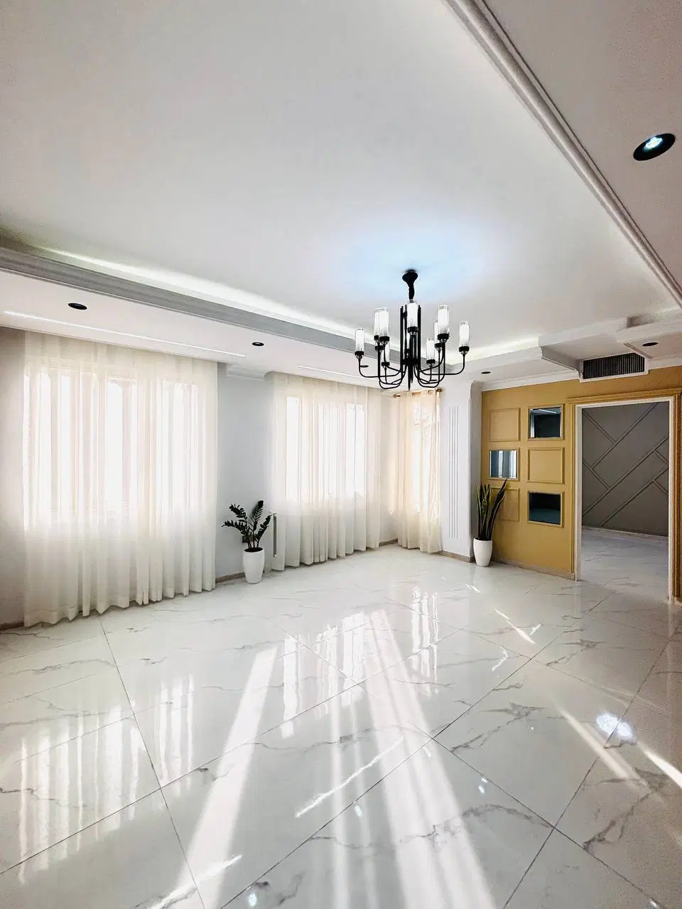 ۷۰متر_پارکینگ سندی_آسانسور_تاپ لوکیشن_سند تکبرگ