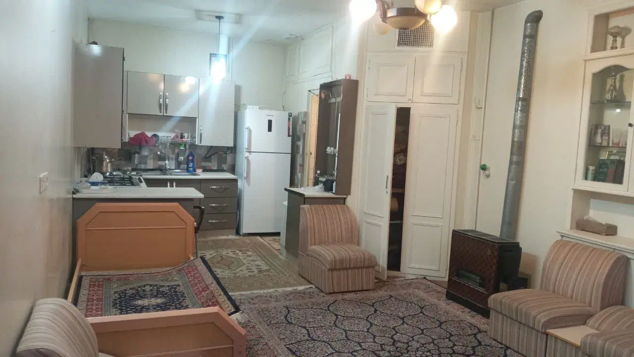 خانه ۵۰ متری در رکن الدوله شرقی