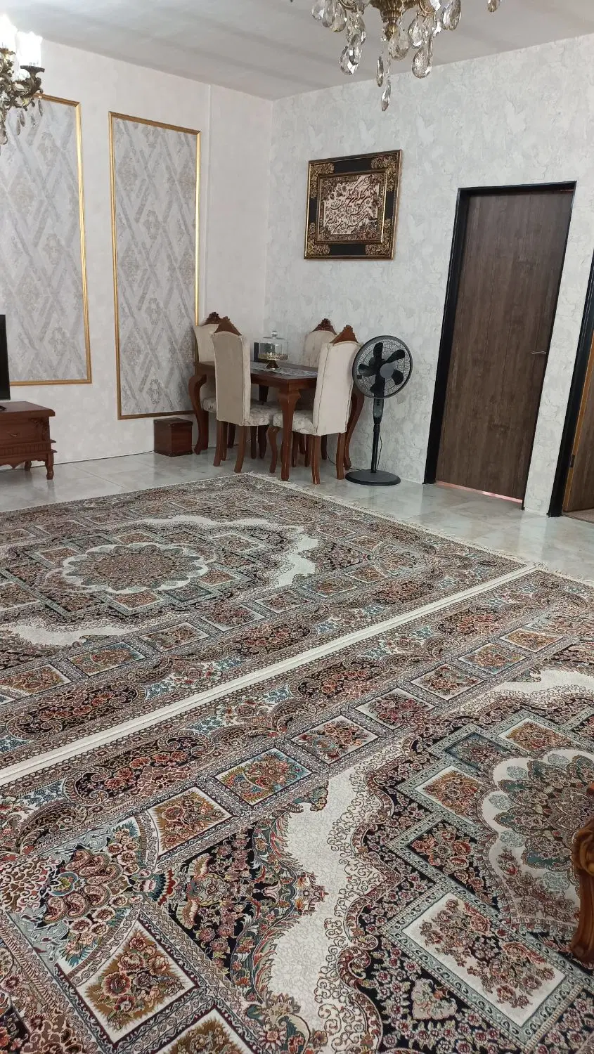آپارتمان بازرگانی میخک ها