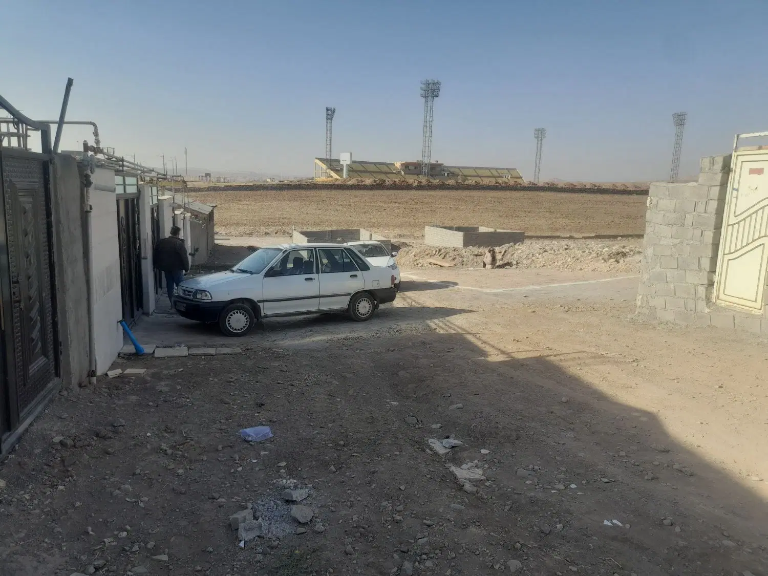 زمین ۱۸۰متری