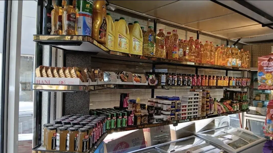 اجاره مغازه دور میدان قائم