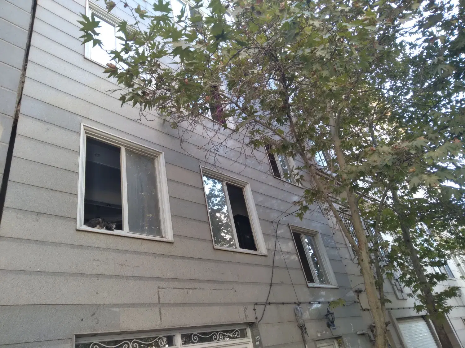 ۷۳متر دو خواب ۱۶ واحدی در چهار طبقه