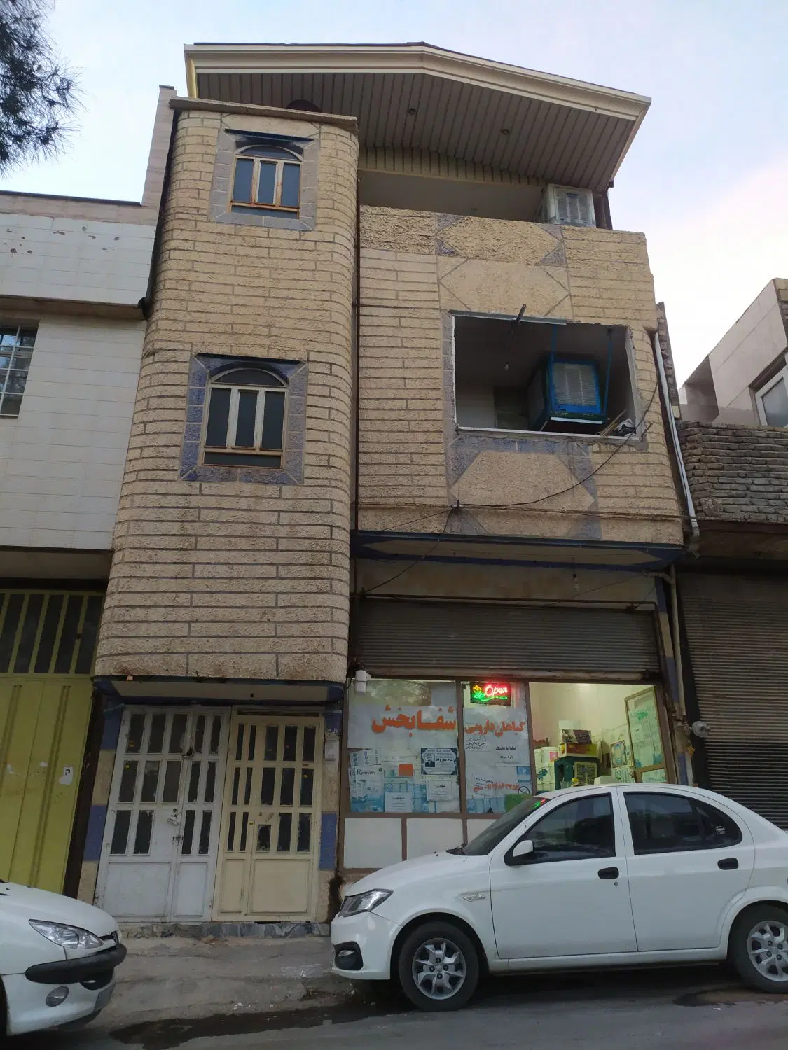 فروش آپارتمان تجاری مسکونی ۴ طبقه یکجا فاز ۱