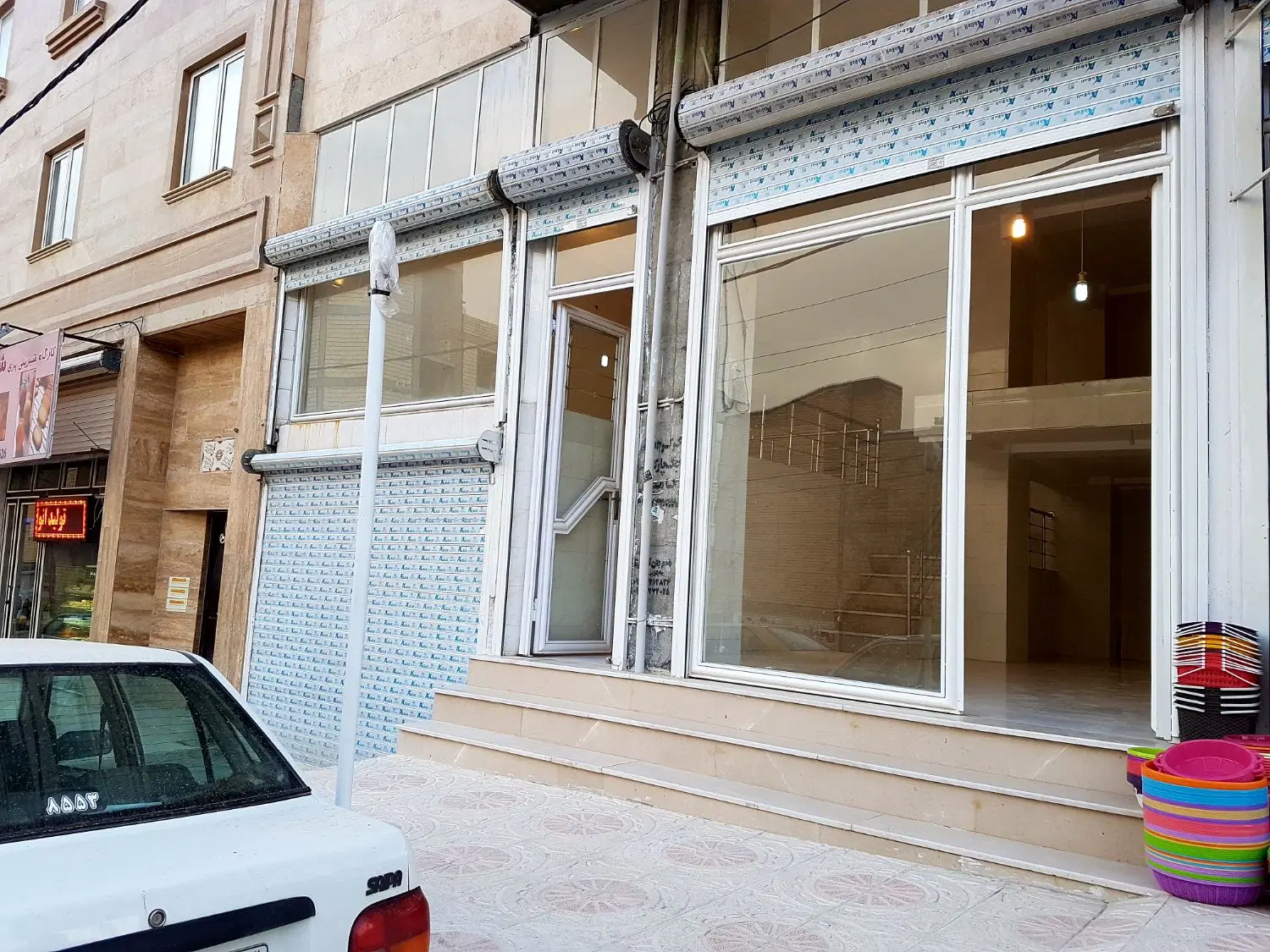 یه باب مغازه تجاری
