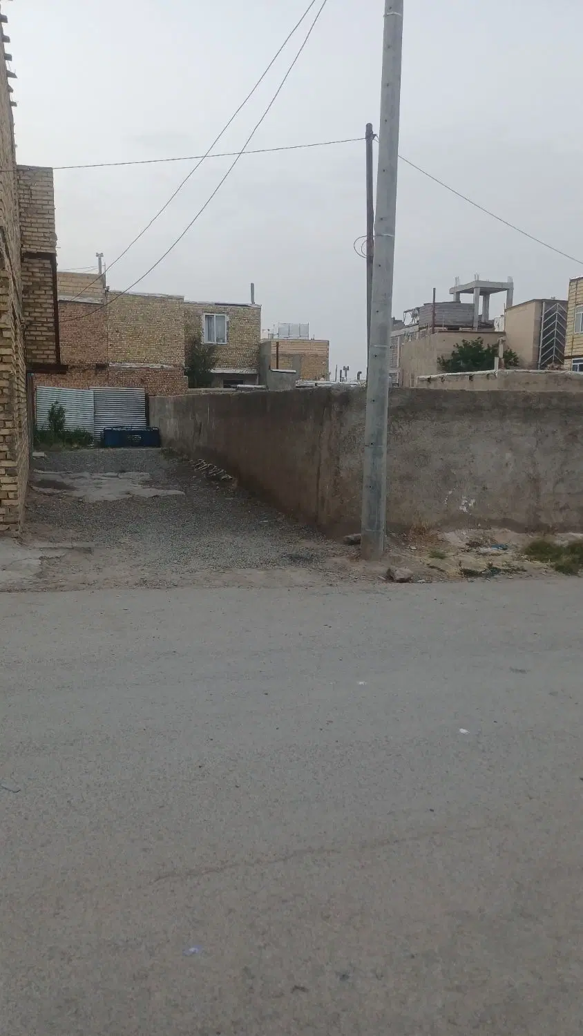 زمین چهار دیواری