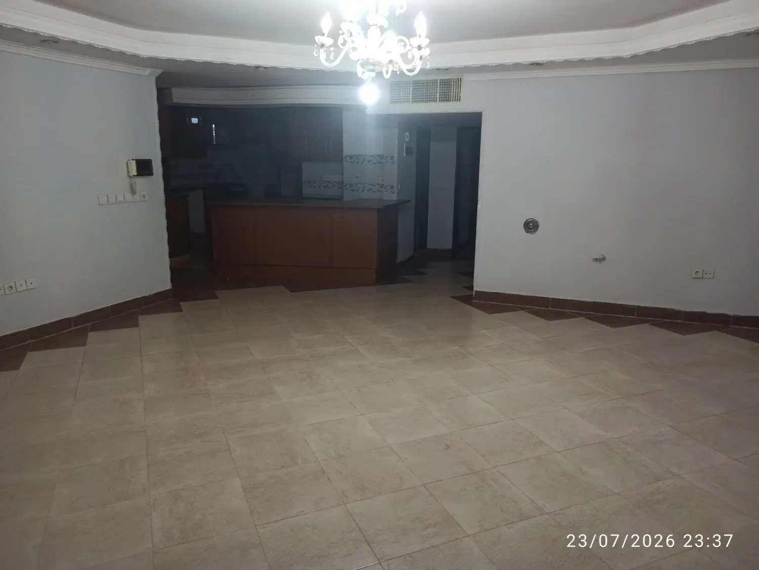 رهن و اجاره آپارتمان دوخوابه 133متری خ کمیل