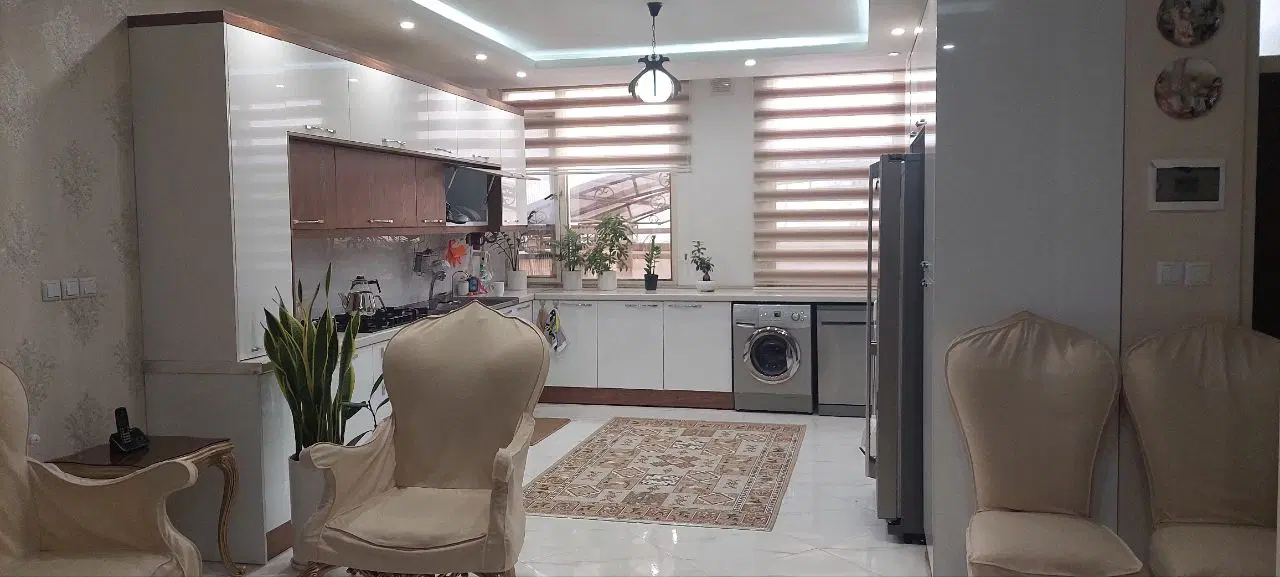 خونه مستقل ۳ طبقه انتهای کتابخانه