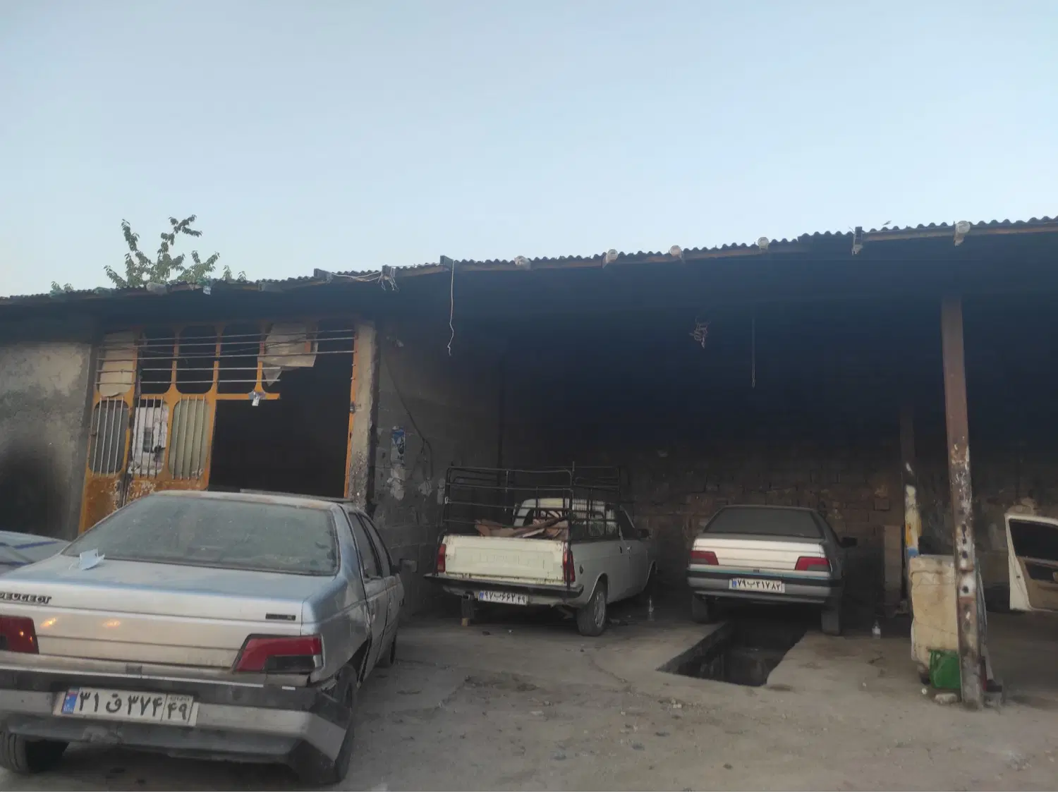 مغازه داخل گاراژ نجف اباد