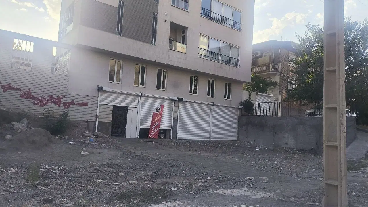 مغازه 100 متری