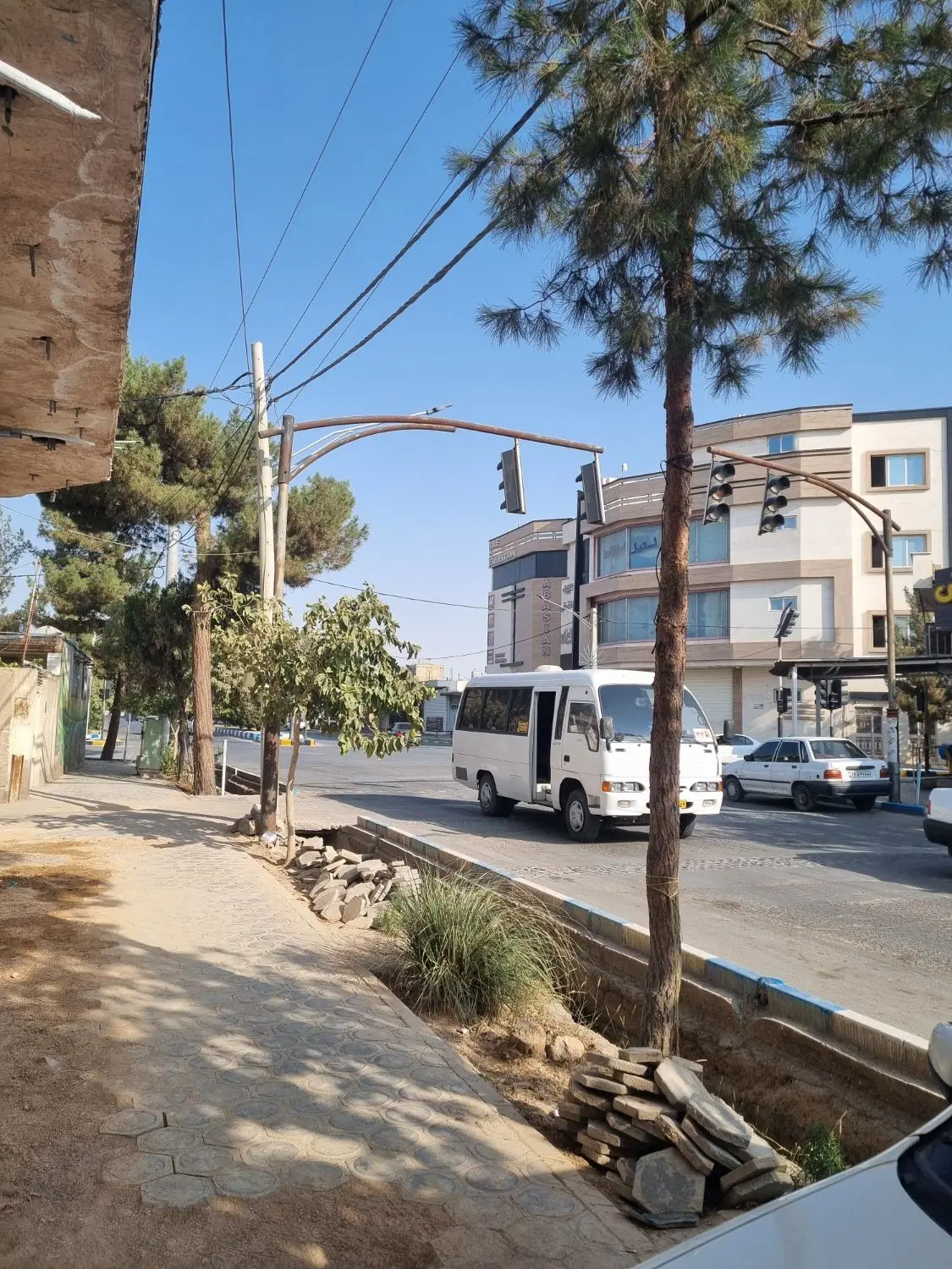 ۱۹۰ متر تجاری خورزوق