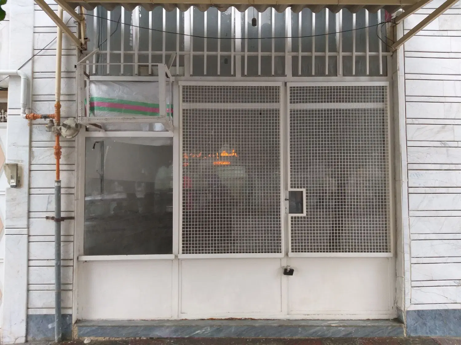 اجاره مغازه (۲۰ متری)