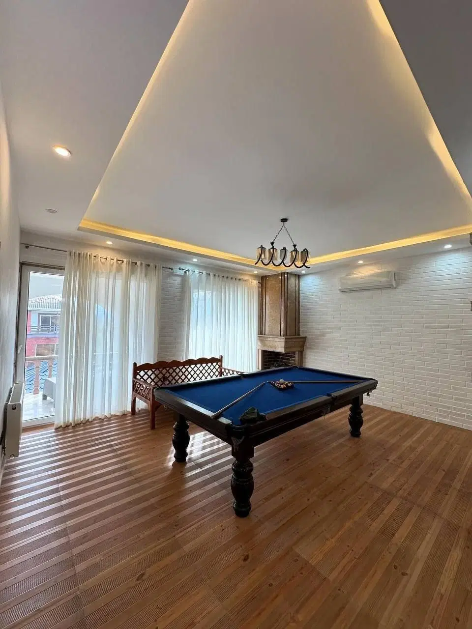عمارت ۳۰۰متر دل باغ ۱۱ میلیارد_معاوضه با دلار طلا
