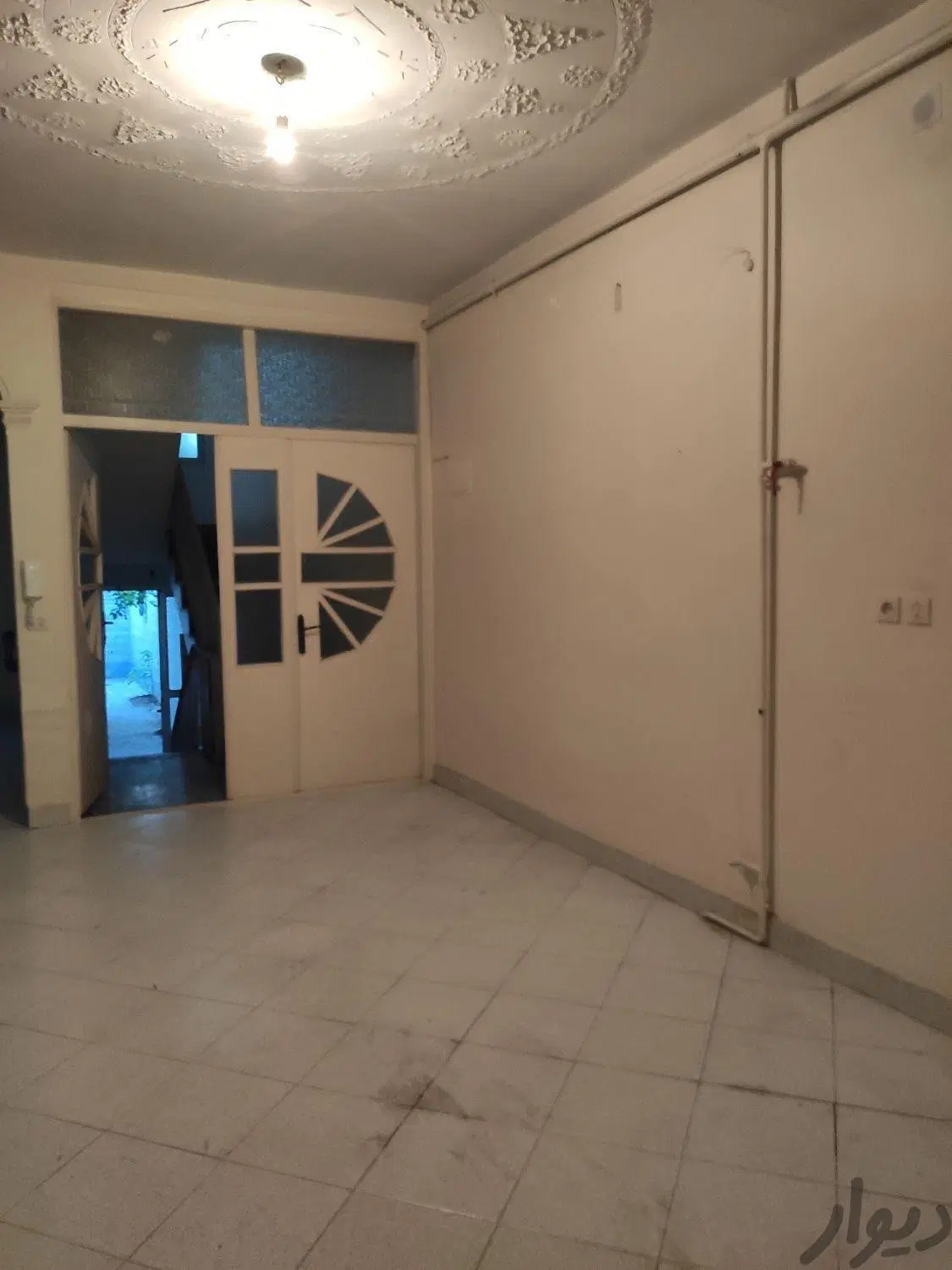 خانه دوطبقه آبرسان