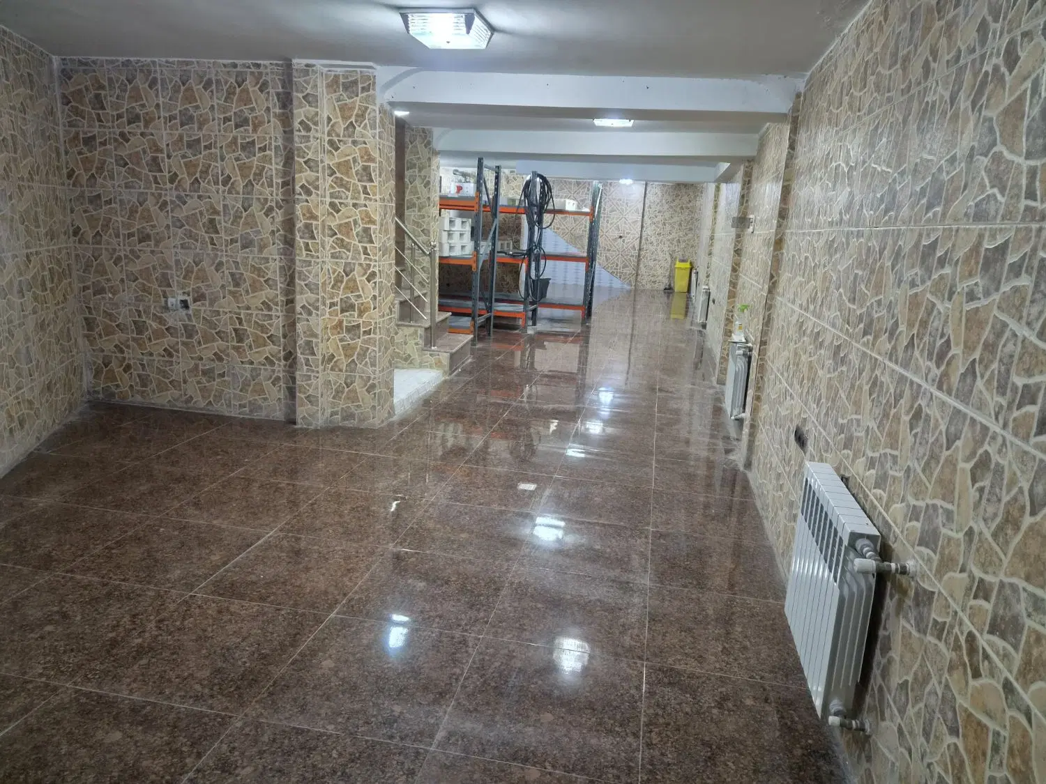 140 متر زیرزمین