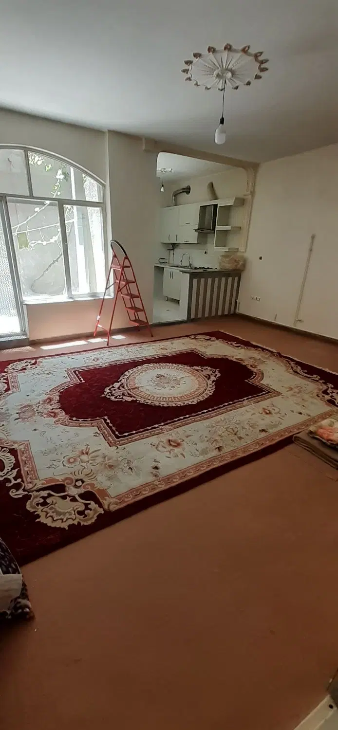 اجاره خانه طبقه اول  لاله