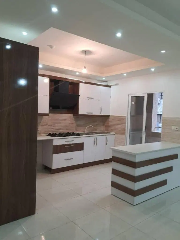 املاک وارنا سه خواب136.5 متر تکواحدی فول امکانات