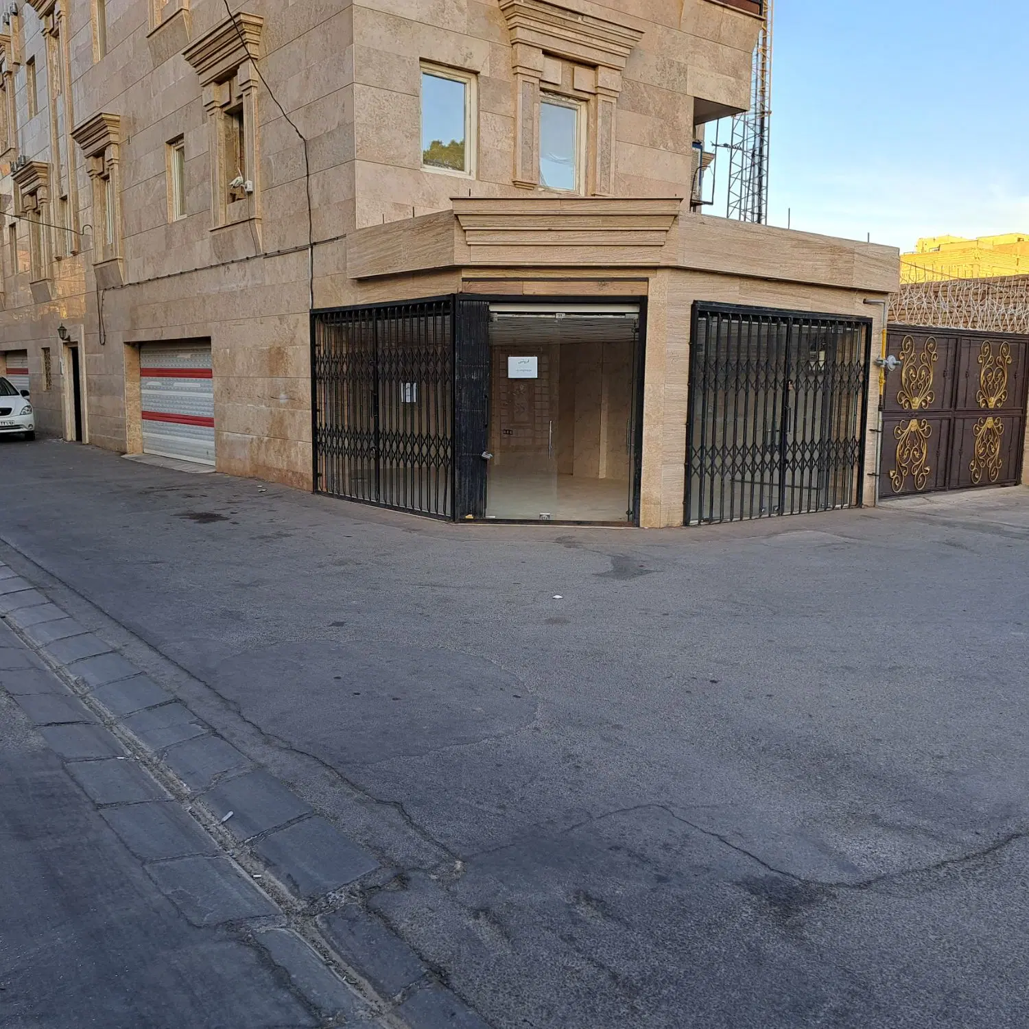 مغازه فروشی
