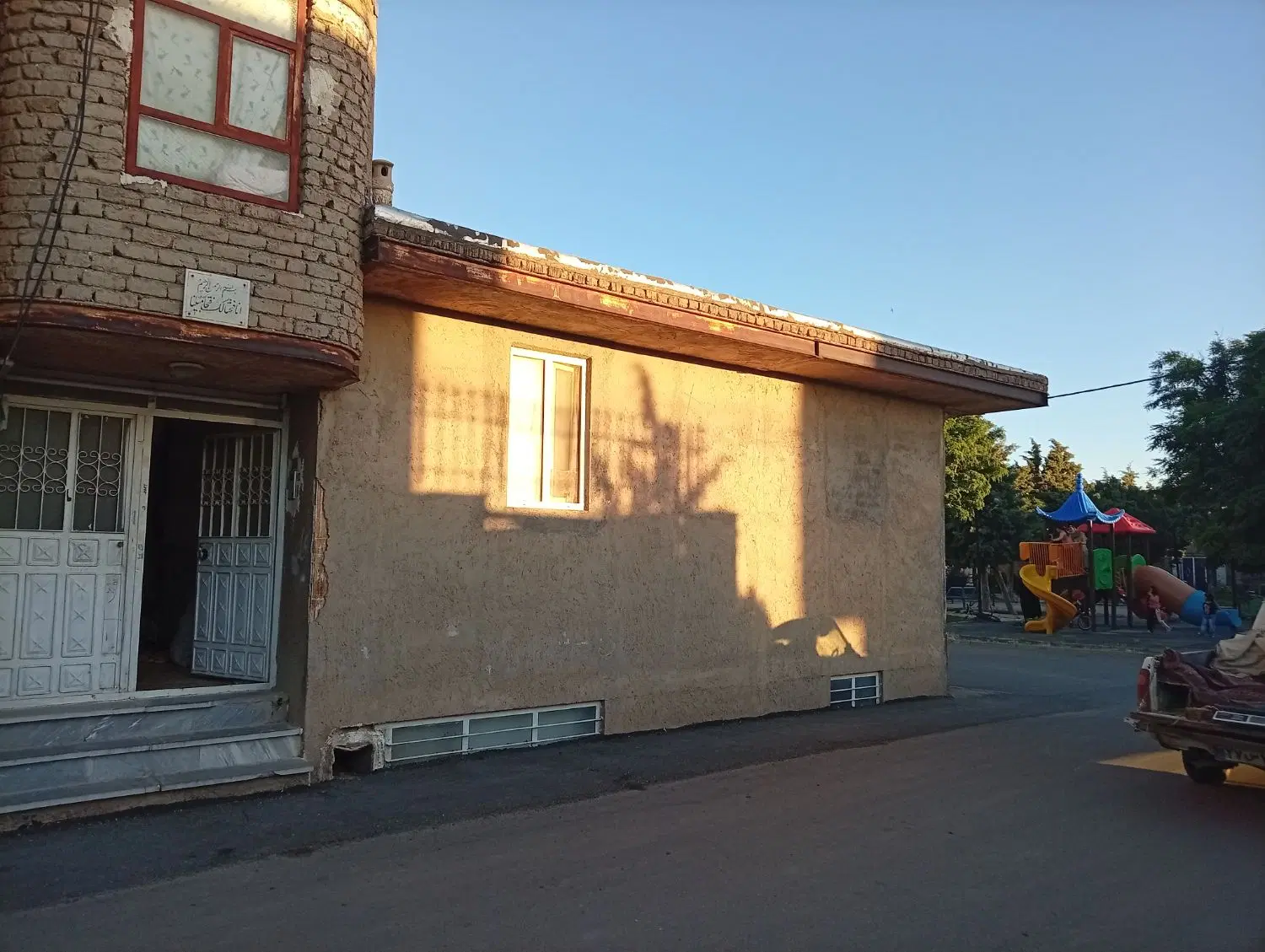 فروش منزل مسکونی تاپ