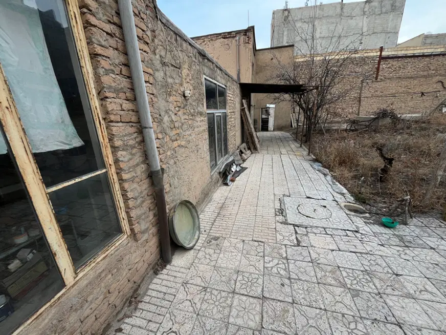 ۷۰۰ متر زمین ملک مسکونی کلنگی حکم آباد