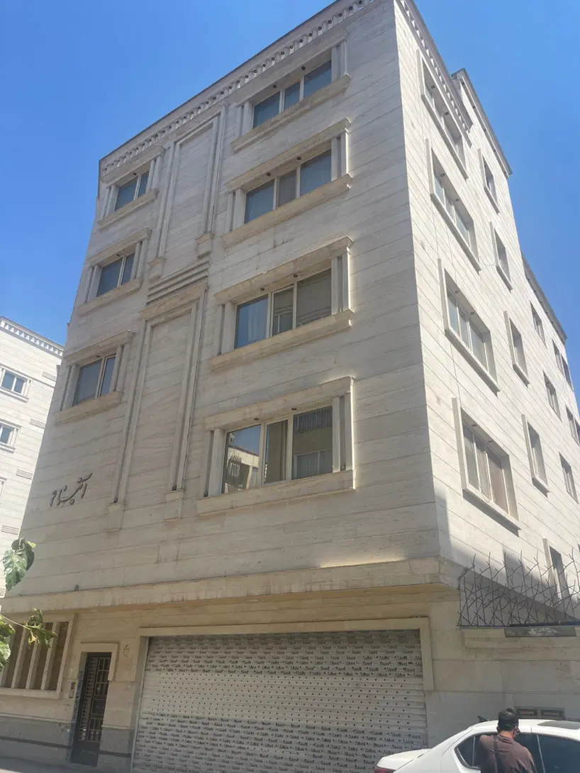 منزل  قابل سکونت (درب ساختمان)