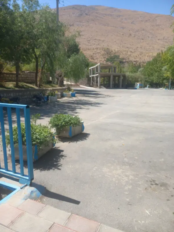 زمین فروشی