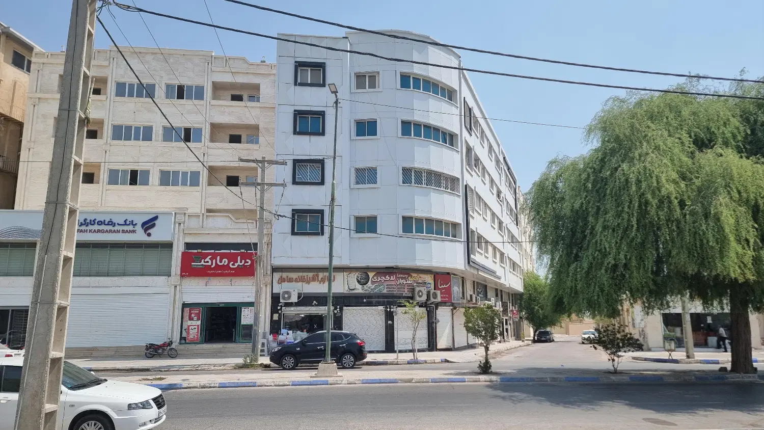 فروش واحد تجاری در نیم طبقه ساختمان افق بندرخمیر