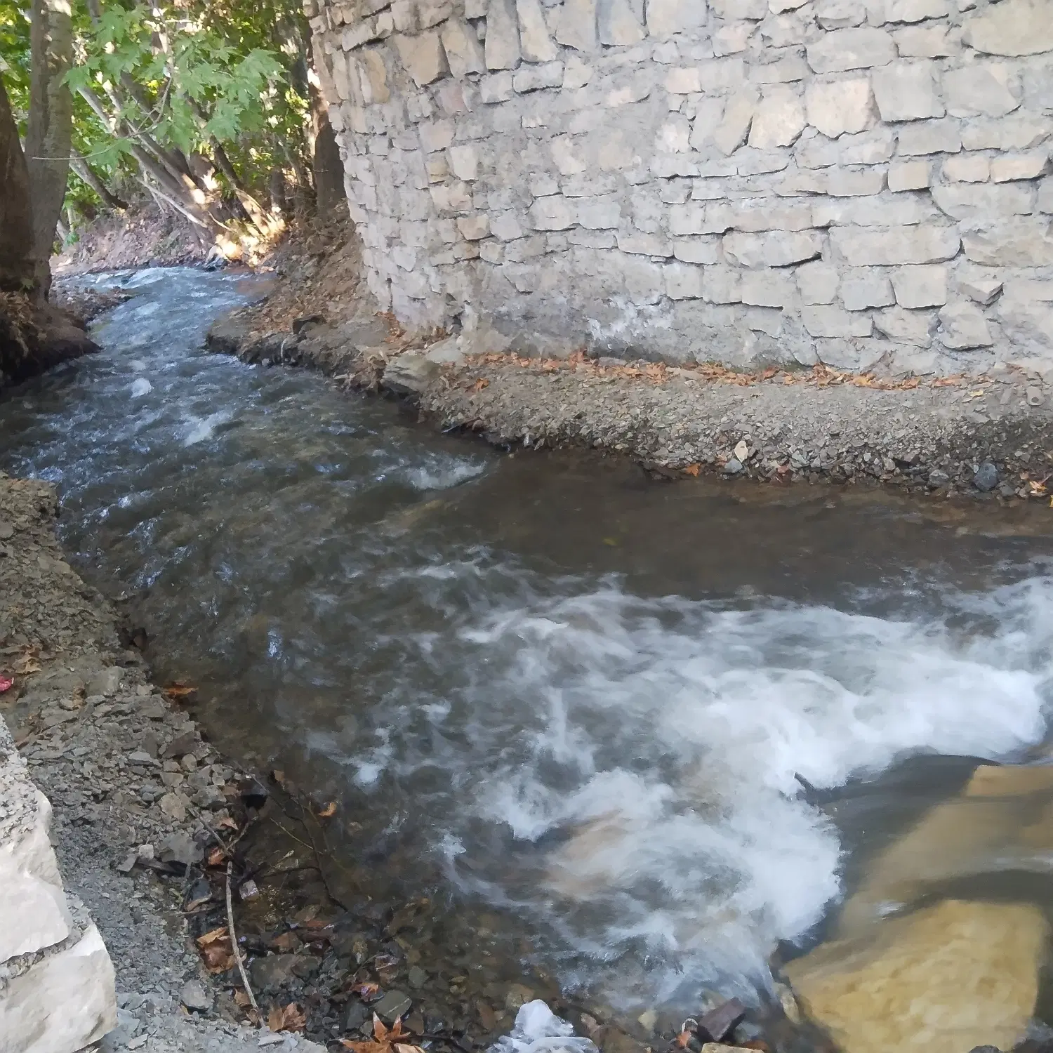 زمین افتاده مناسب ساخت