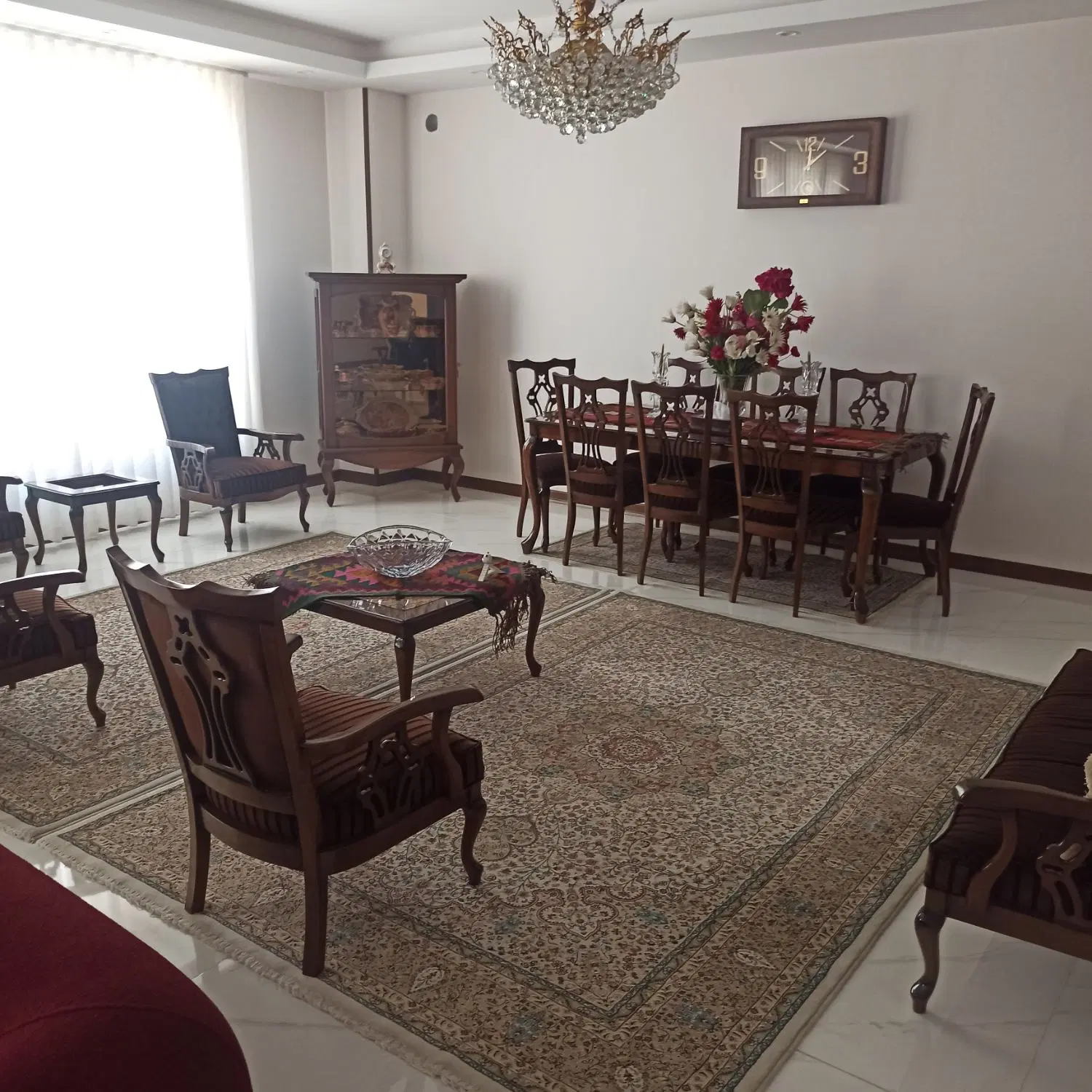 آپارتمان تک واحدی نوساز ، تهاتر با باغ ویلا