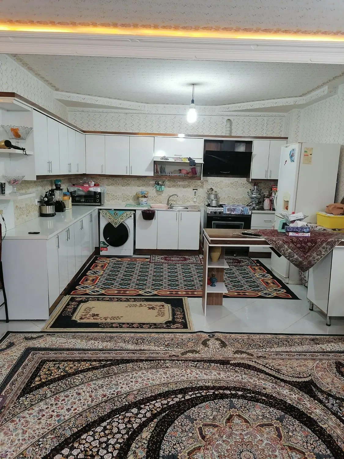 آپارتمان ۱۳۰متر همکف پارکینگ آسانسور انباری امین۷