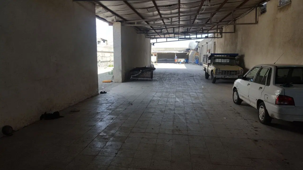 هزار متر چهاردیواری انبار در نوروزآباد