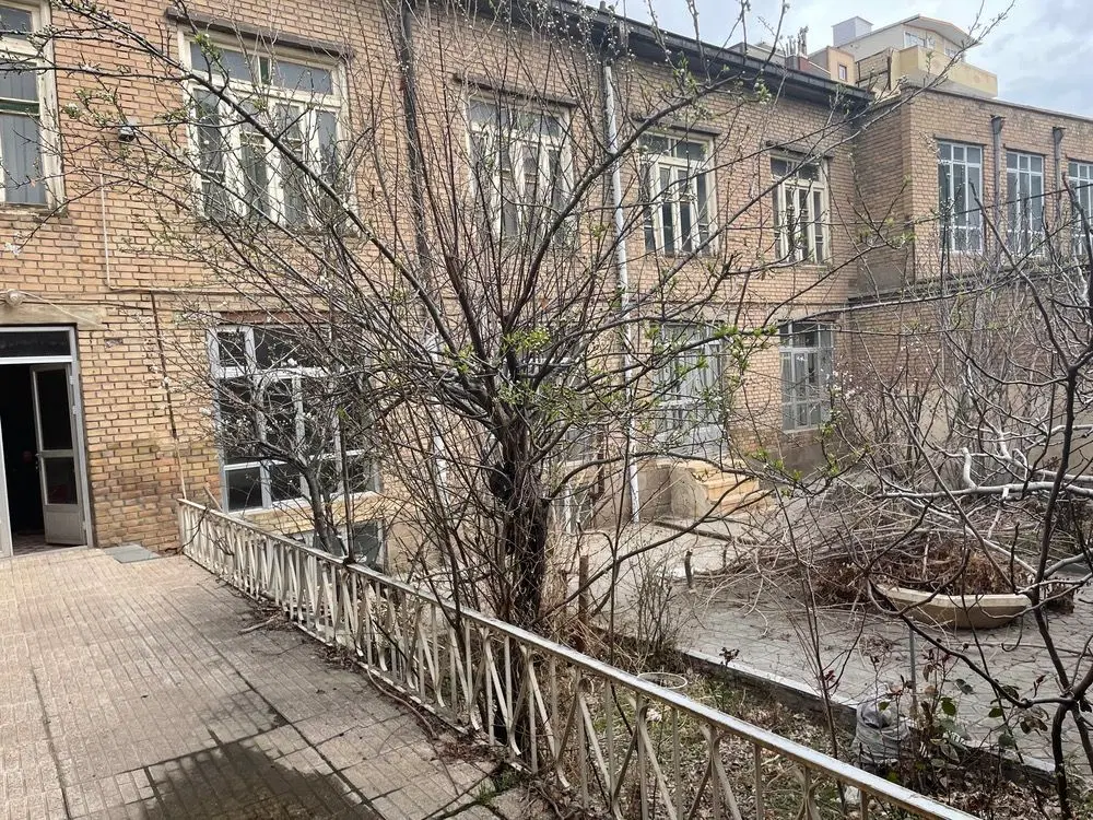 منزل مسکونی ۳۳۰ متر
