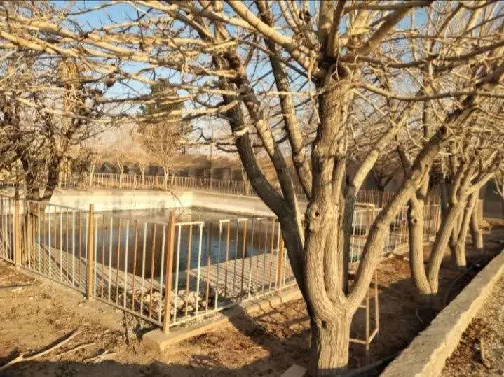 مرغداری مجهز با زمین ۲۰ هزار متری در استان اصفهان