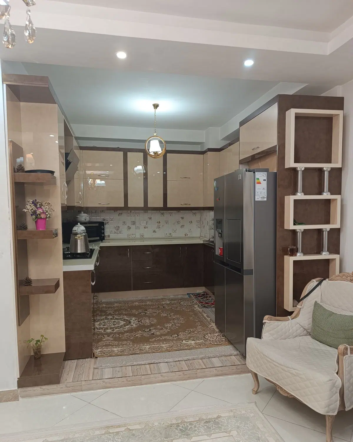 ۹۰ متری وکالتی دو خواب شیک سال ساخت ۱۴۰۰ نما رومی
