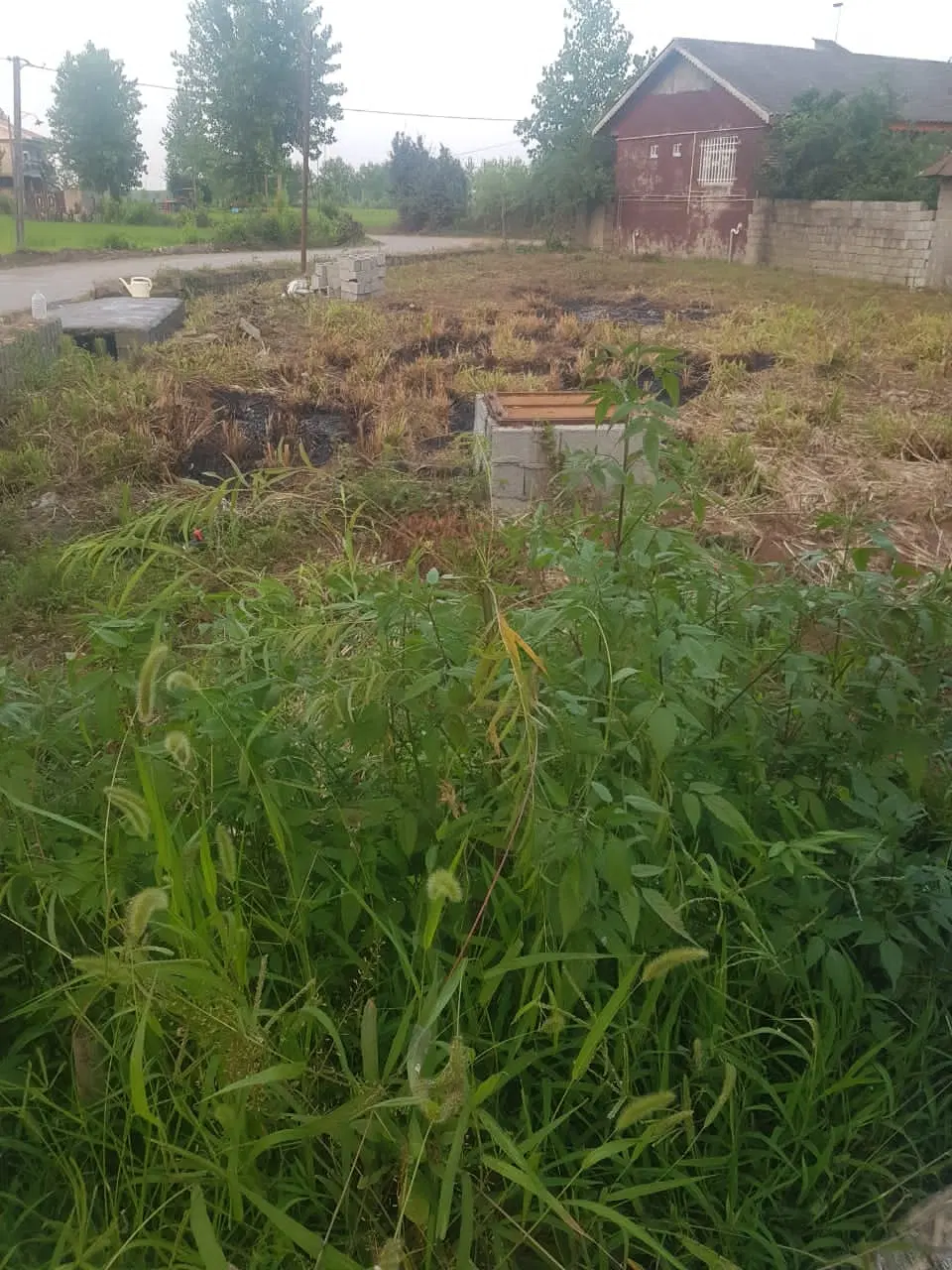 زمین ۴۰۰متری مسکونی سنددار و پروانه ساخت ویلای