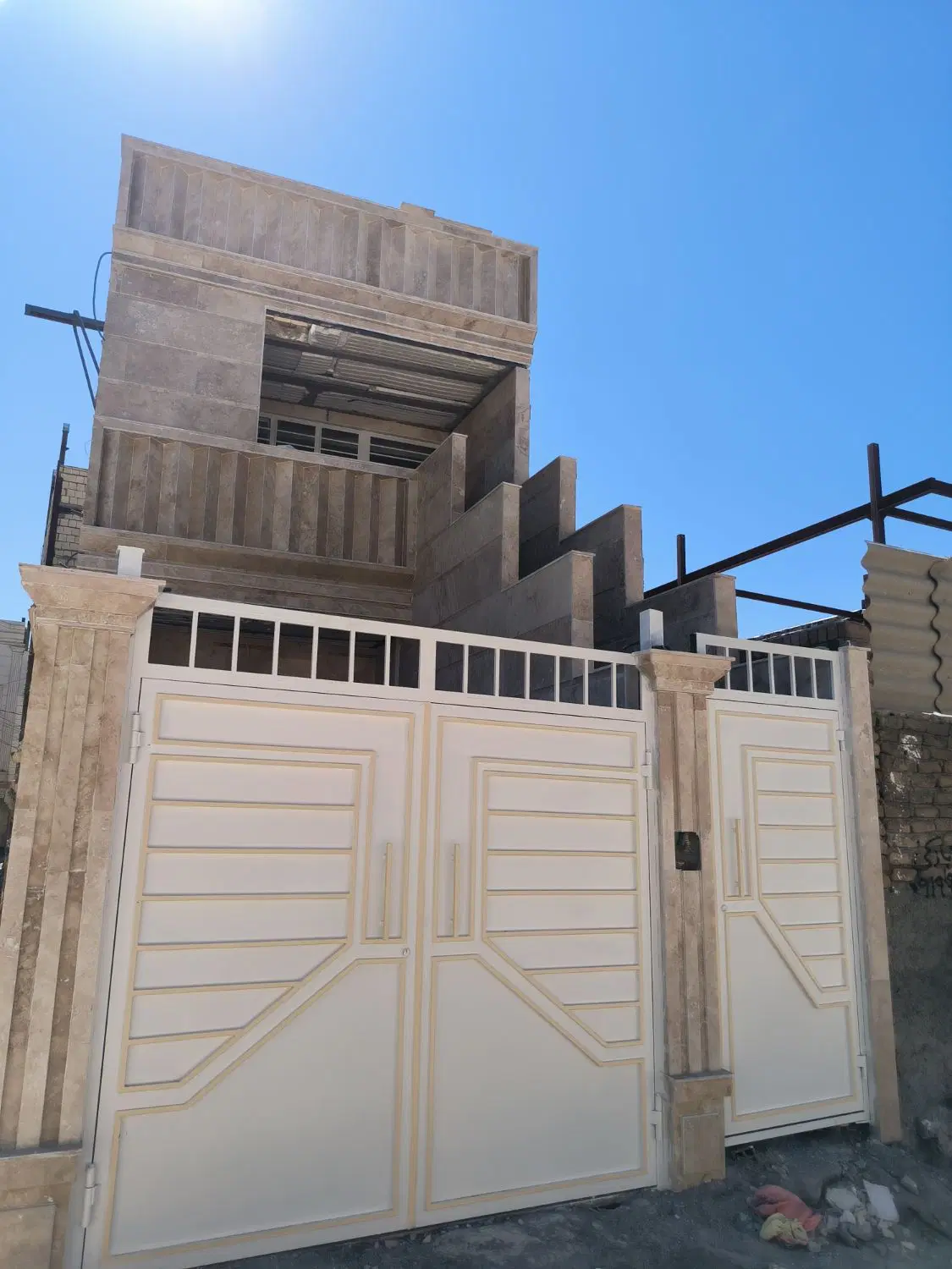 خانه در پاپی خالدار