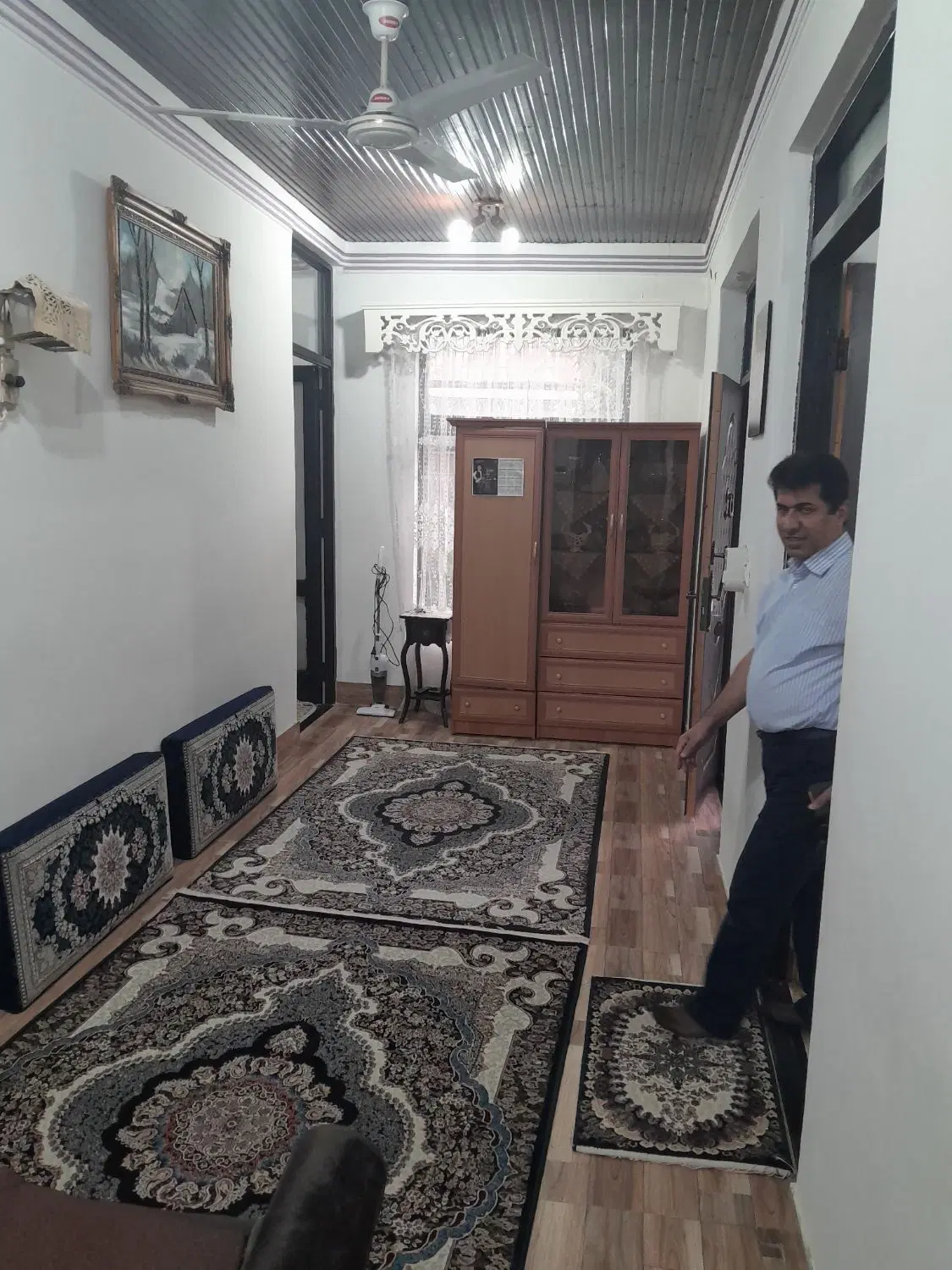 فروش خانه ویلایی.به مساحت ۲۵۰متر مربع.عینک