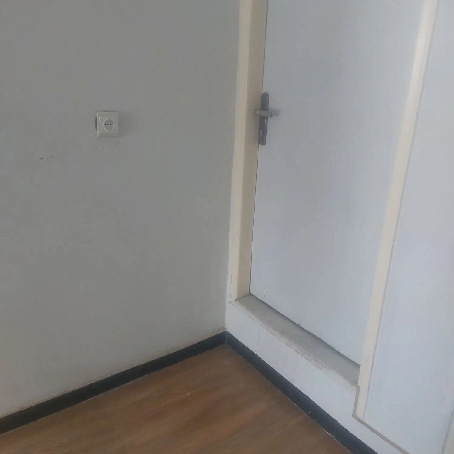 واحد مسکن مهر تکسام۸۰متری