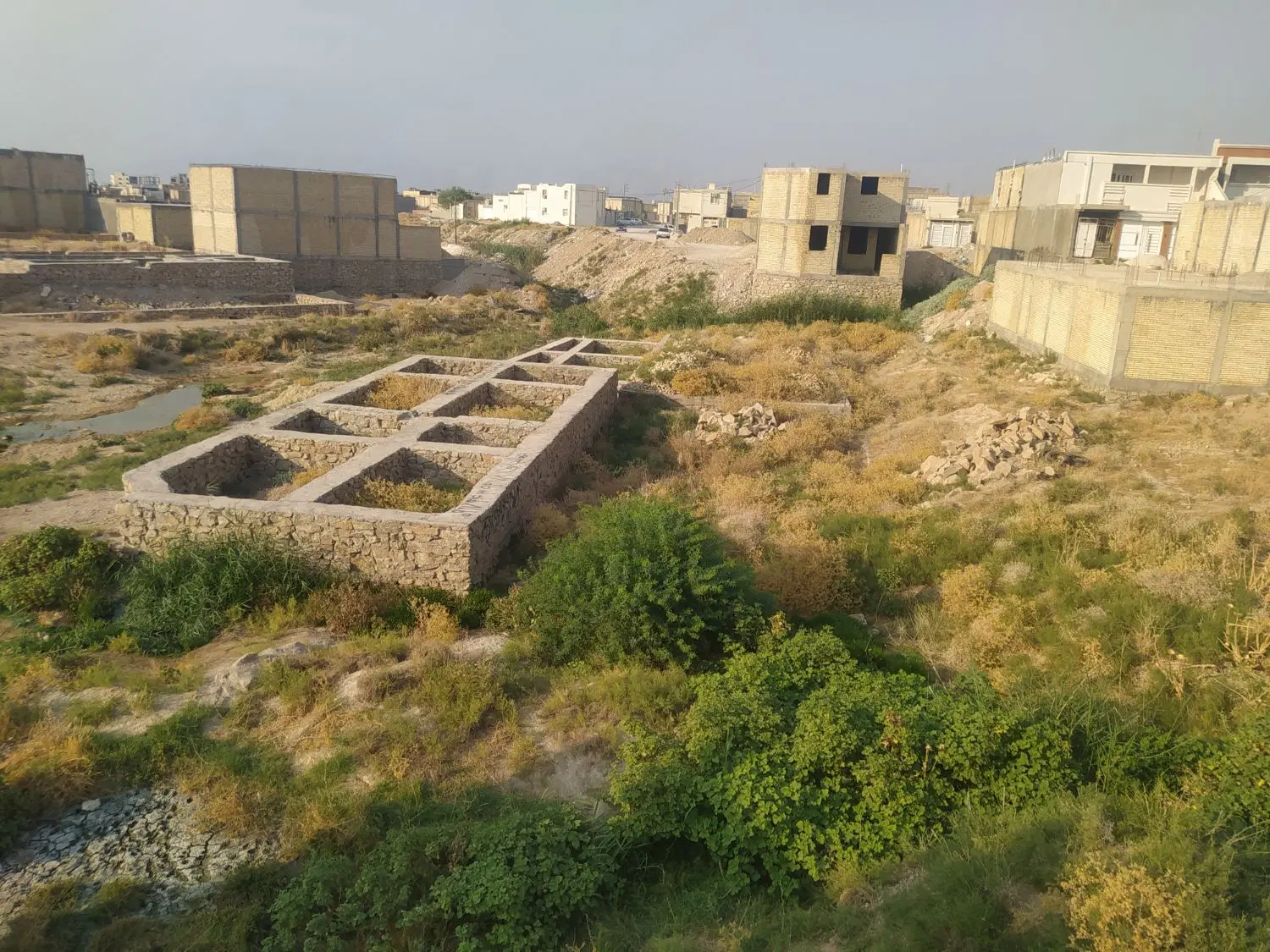 زمین پلاک 5599 . این سمت دره .
