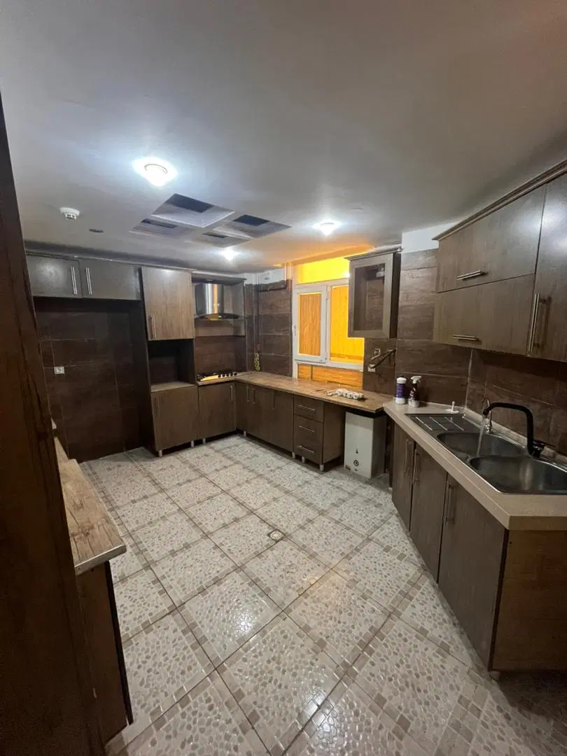 آپارتمان حیاط دار
