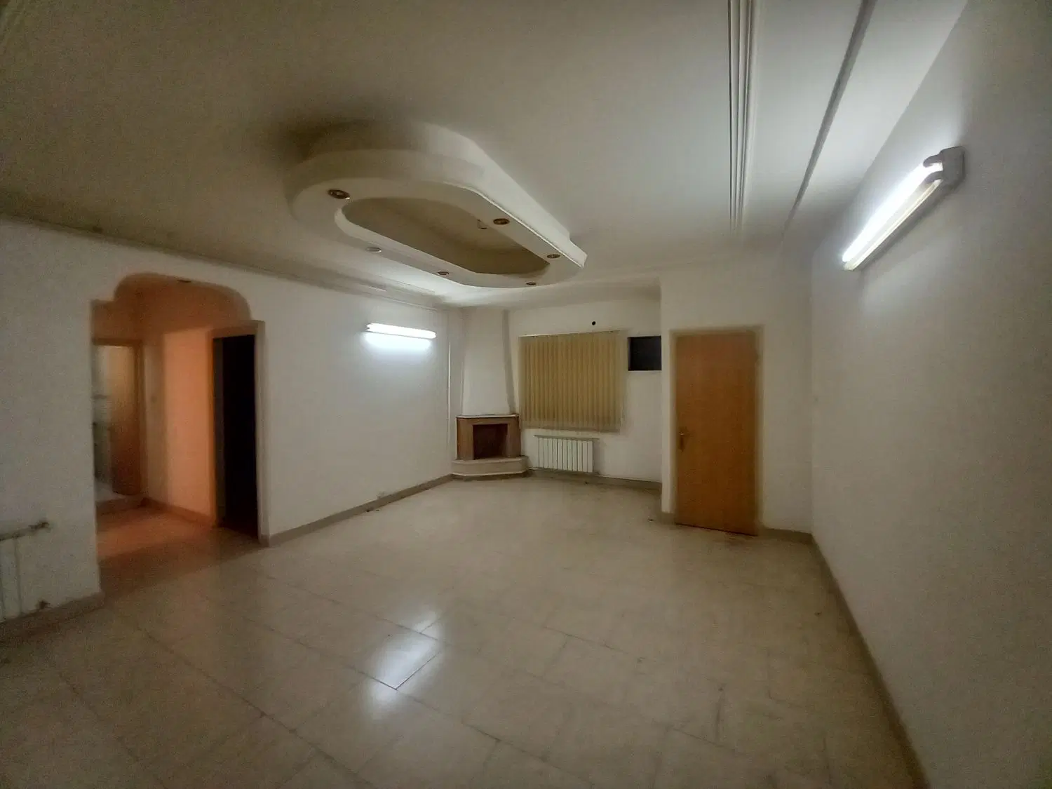 اجاره اداری۱۰۰و۹۰متربرمعلم جنب میدان معلم خالی