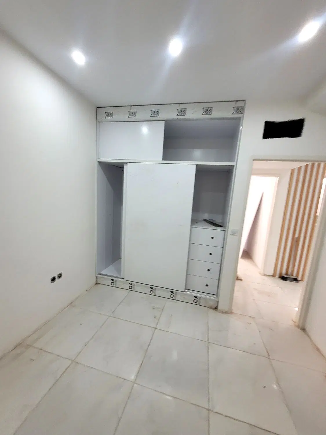 واحد روبه نما حیاط دار اندیشه شهرک شاهد