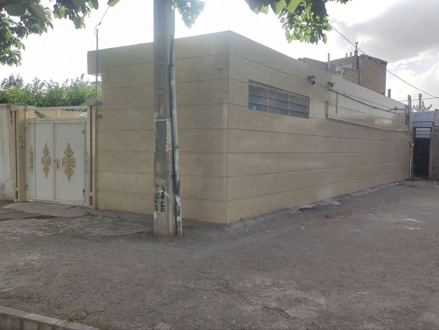 ویلایی فرحبخش شرقی ۱۰