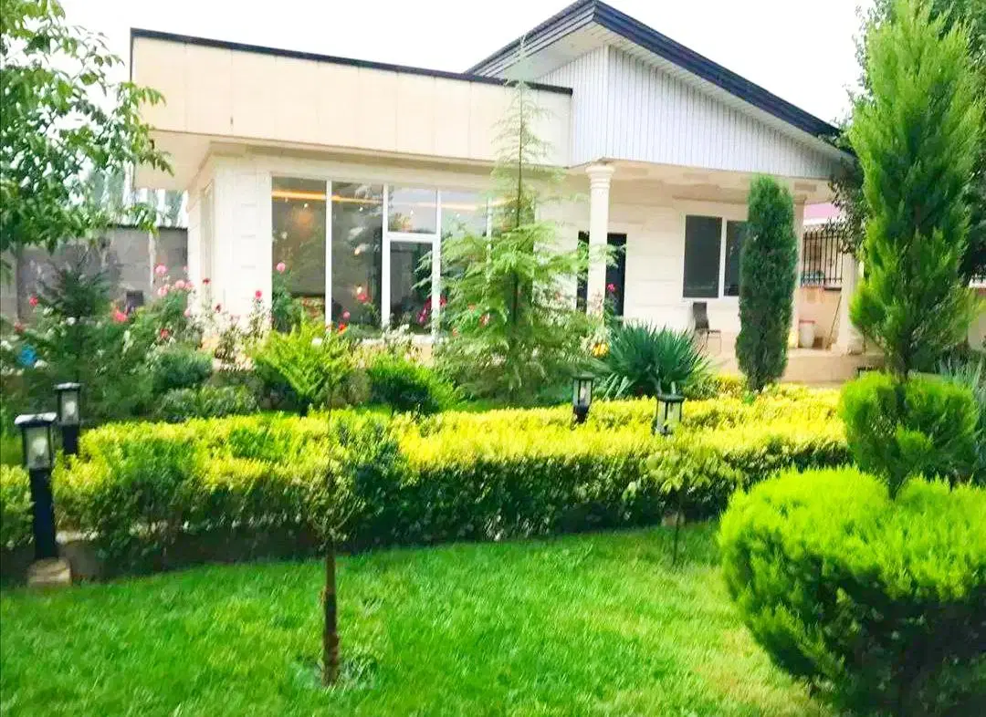 ویلا باغ محوطه سازی شده با ۶۰۰ متر