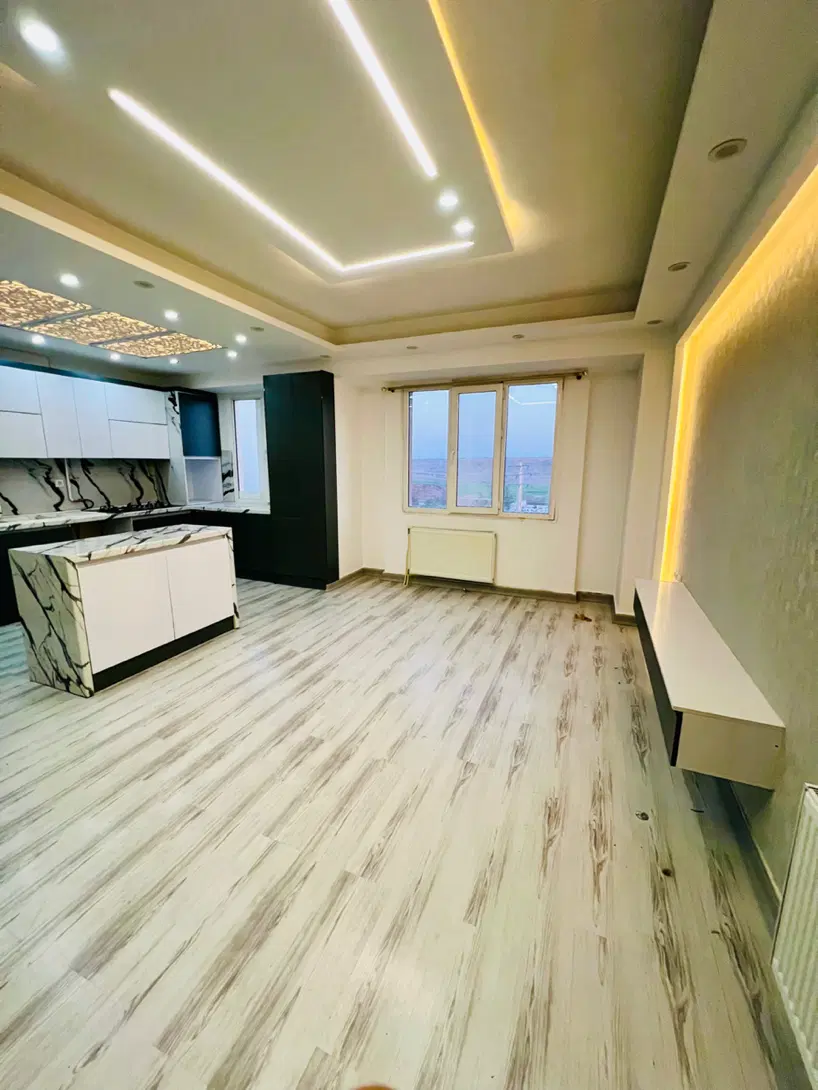 آپارتمان فروشی_فاز چهار شمال _پارکینگ انباری دار