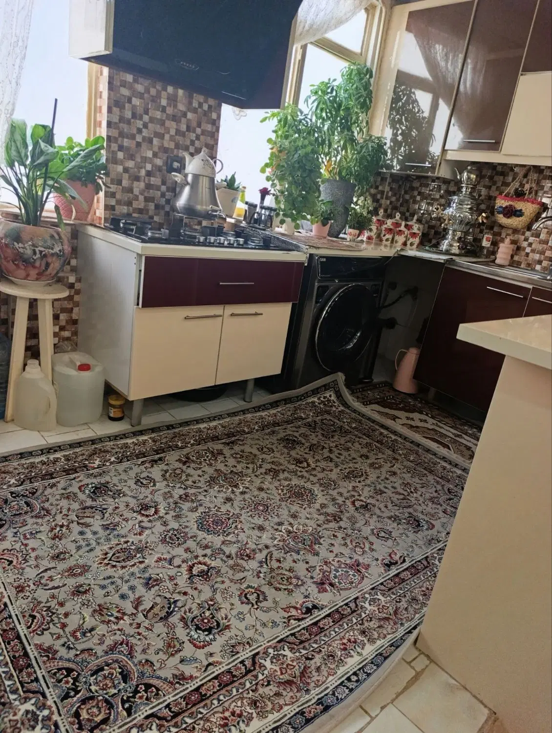 واحد ۶۷متری نزدیک پمپ بنزین اهری