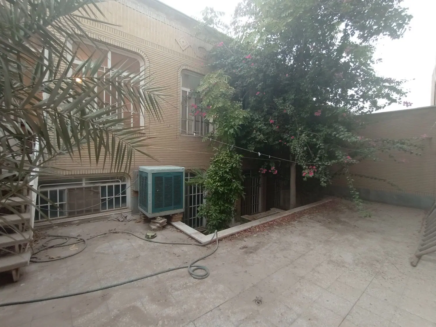 منزل دوطبقه خیابان زیارتی