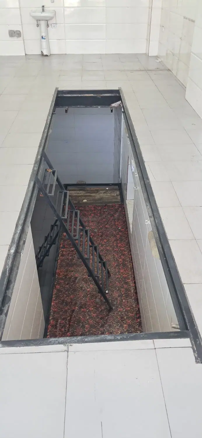 اجاره مغازه ۴۰ متری نبش خیابان خاندایی