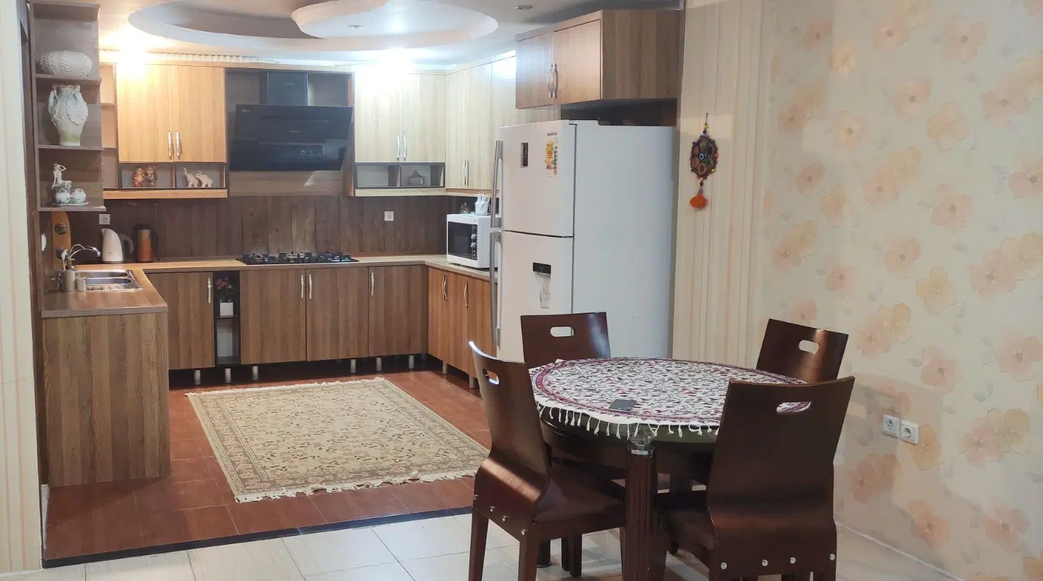 فروش واحد 105 متری واقع در کوروش خ 4 دانیال