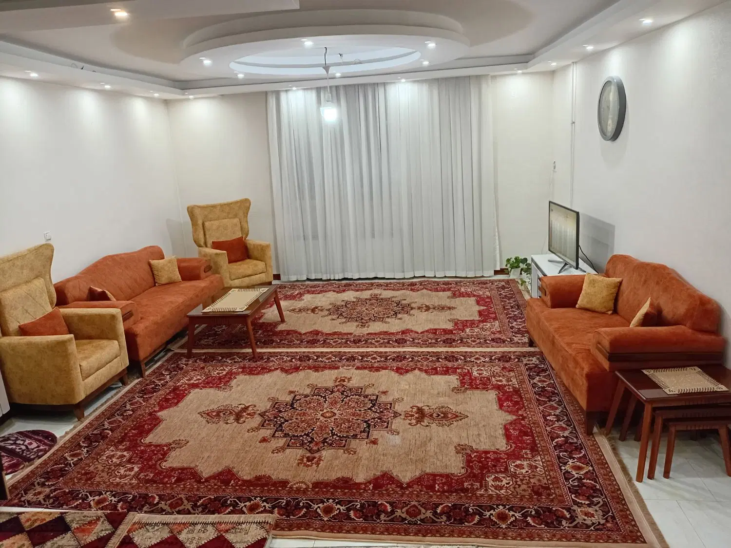 واحد۸۳متری باغ ایرانی آرامگاه باباطاهر
